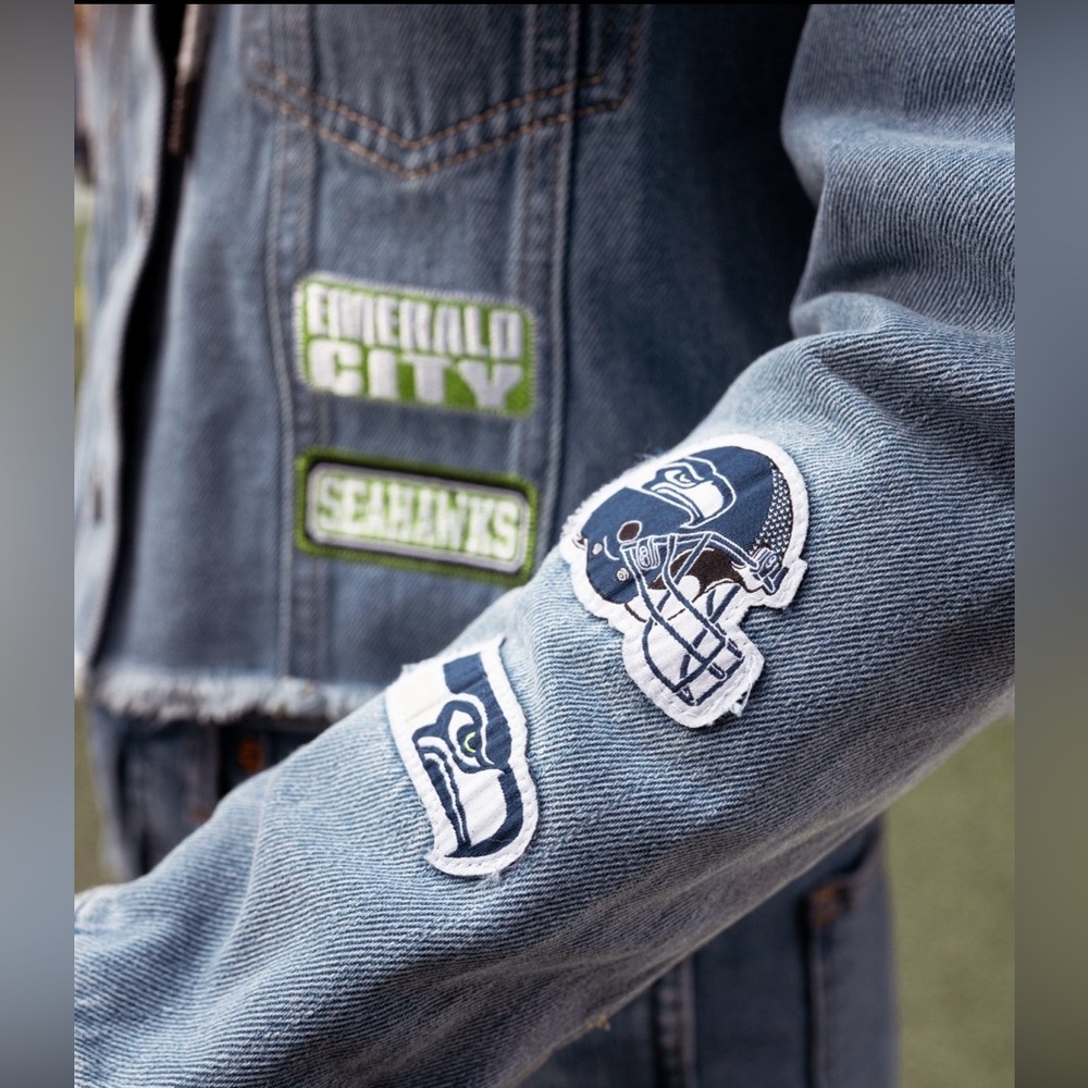 Seattle Seahawks WEAR by Erin Andrews Women’s Hooded Cropped Denim Jacket - Picture 6 of 6